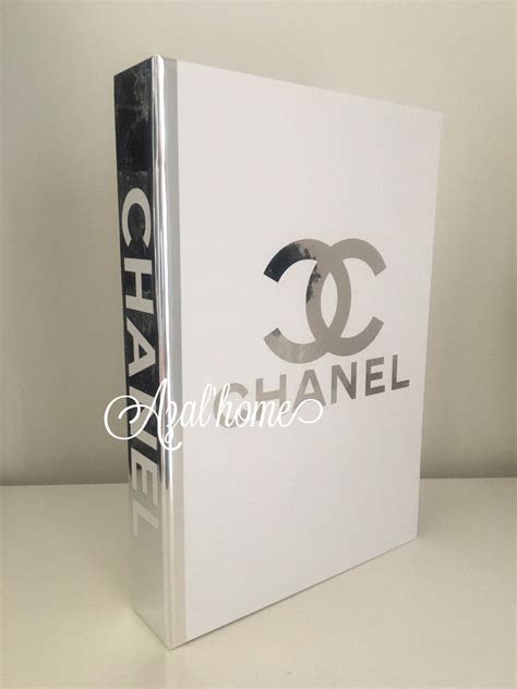 faux livre chanel décoration